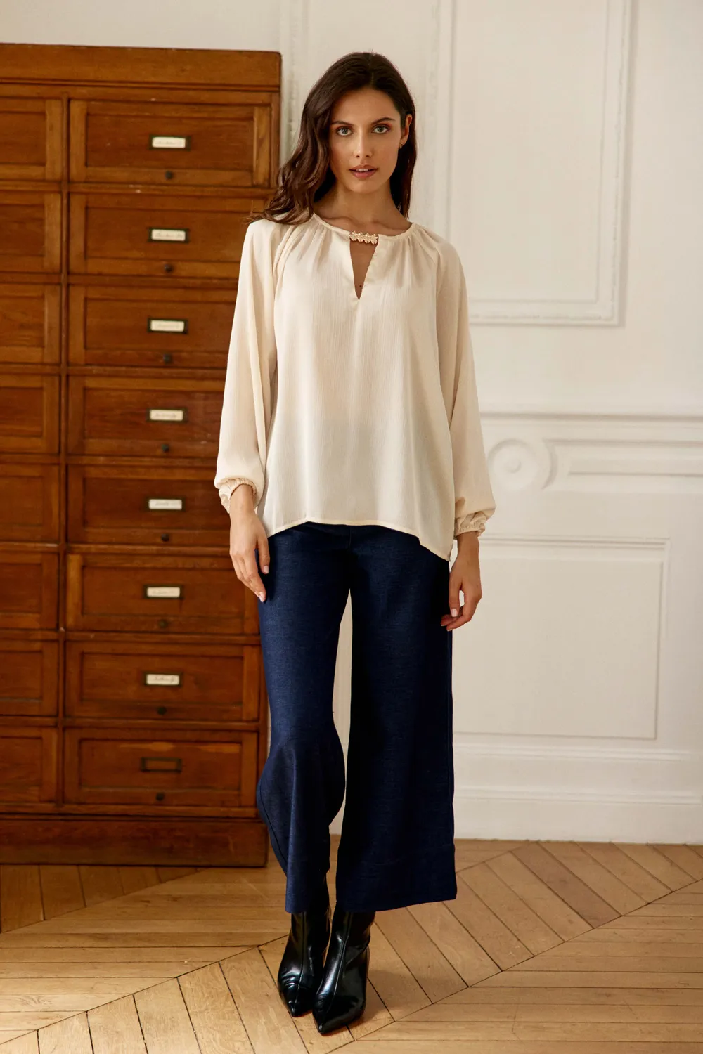 La Petite Etoile Binta blouse ecru stippen satijn
