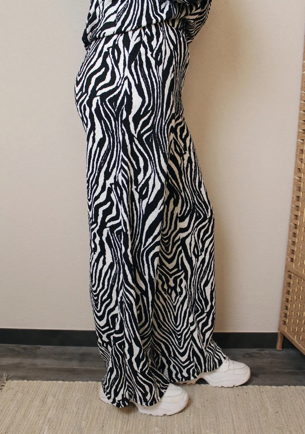 LOVEDRUNKY Zebra wide leg broek Zwart/Wit elastisch