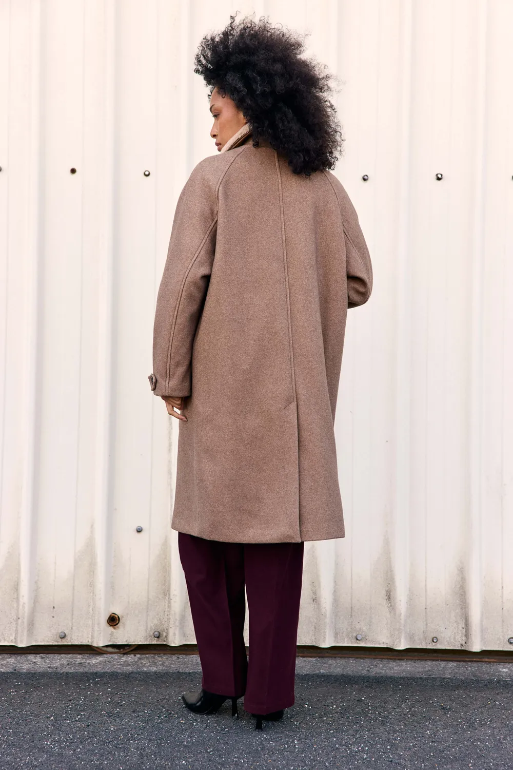 La Petite Etoile Nattis lange mantel taupe bontkraag
