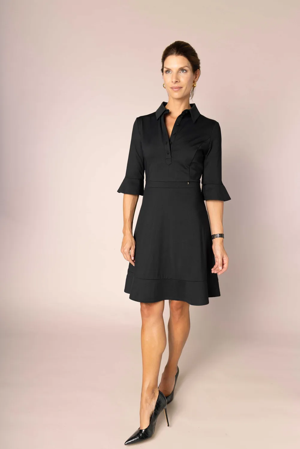 Laboutiek Ruffle jurk zwart travel