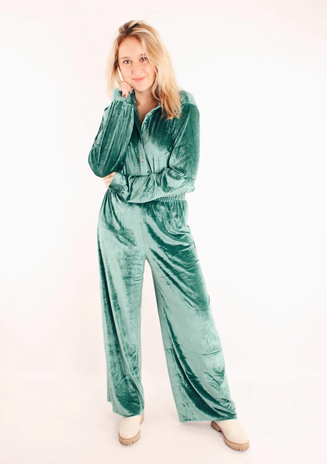 LOVEDRUNKY Velvet blouse groen zacht met kraag