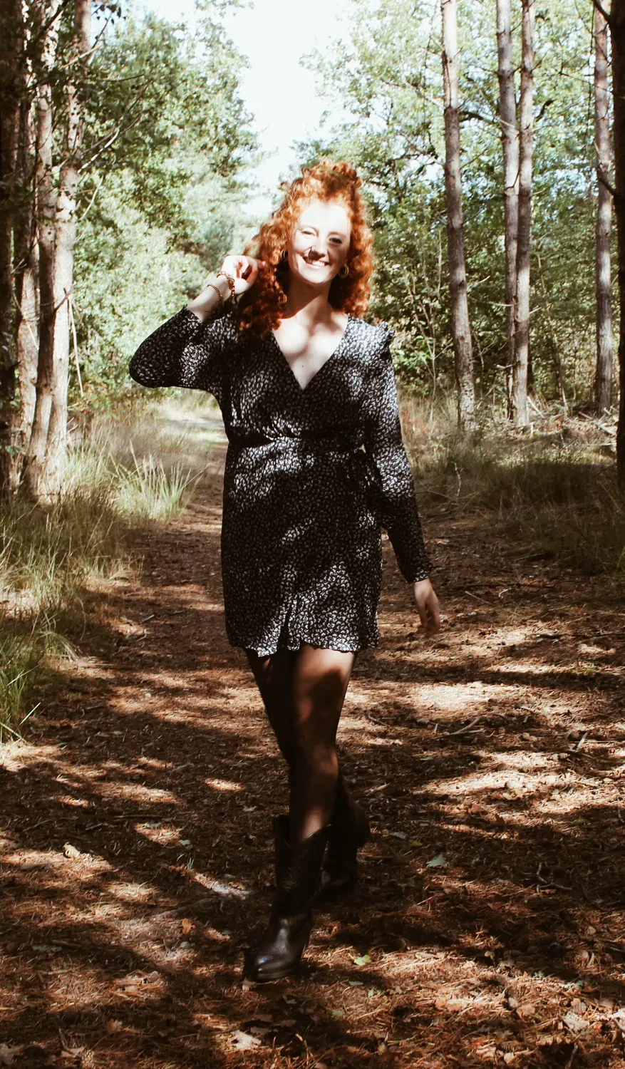 LOVEDRUNKY Wrap Elisa jurk zwart boven de knie
