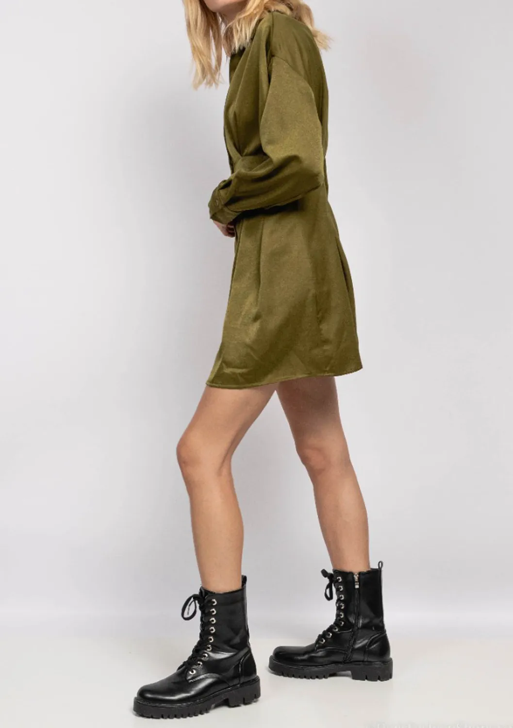 LOVEDRUNKY Satin jurk groen blouse knoopsluiting