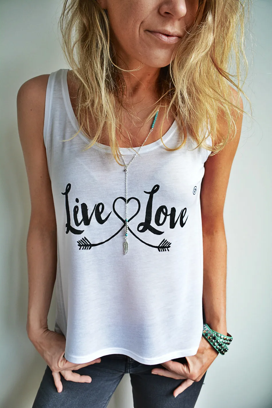 LOVEDRUNKY Live & Love high/low tanktop Wit bio