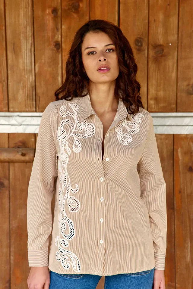 La Petite Etoile Clema blouse ecru camel geborduurd