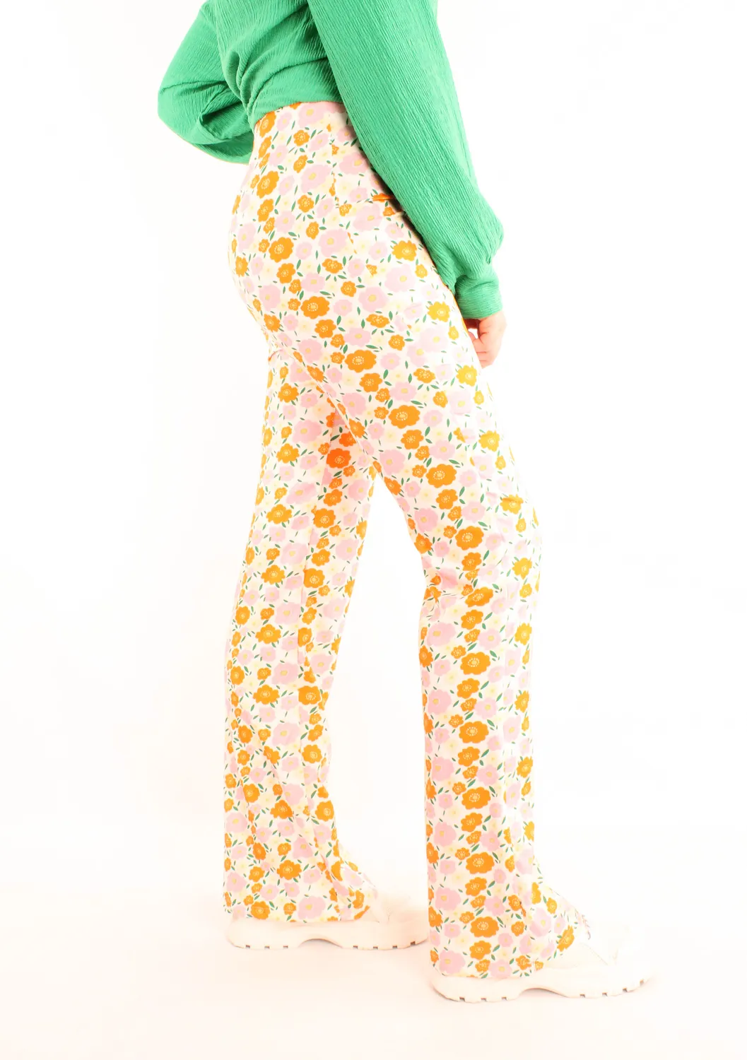 LOVEDRUNKY Bloemen Flared broek Oranje hoge taille