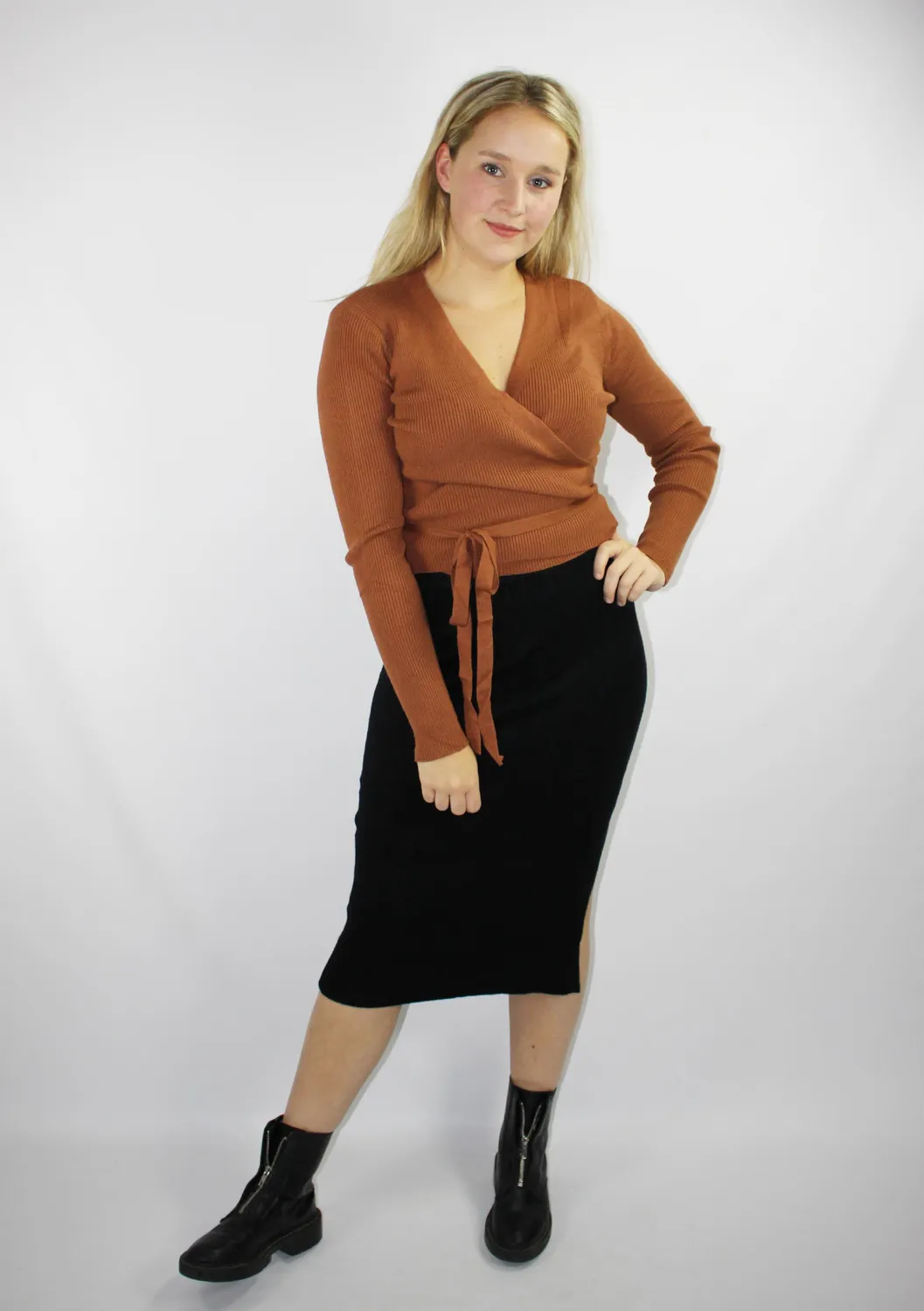 LOVEDRUNKY Knitted midi rok zwart hoge taille split