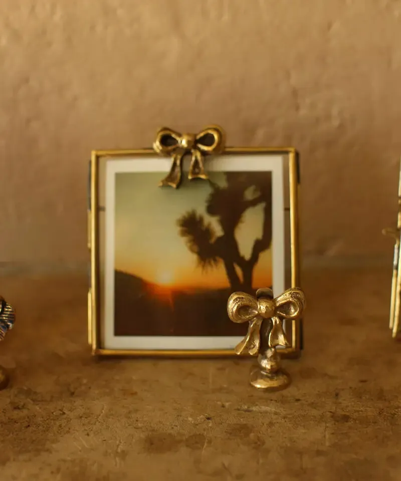 Amiek Bowie Strik memohouder goud gerecycled messing