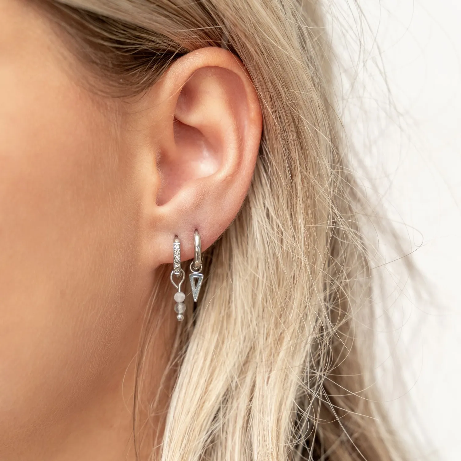 Amiek Essentialistics Open Triangle oorbellen goud