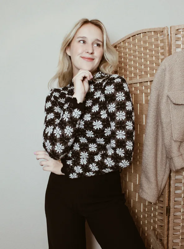 LOVEDRUNKY Soft Bloemen top zwart opstaande kraag