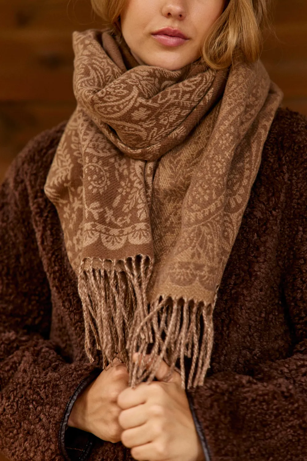 La Petite Etoile Ayla sjaal taupe paisley franjes