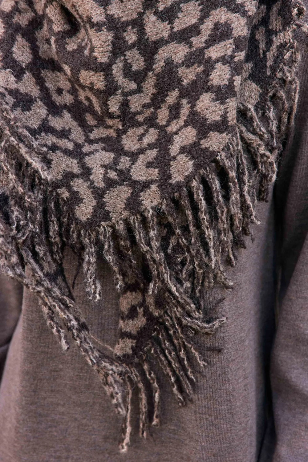 La Petite Etoile Audrey sjaal luipaard taupe