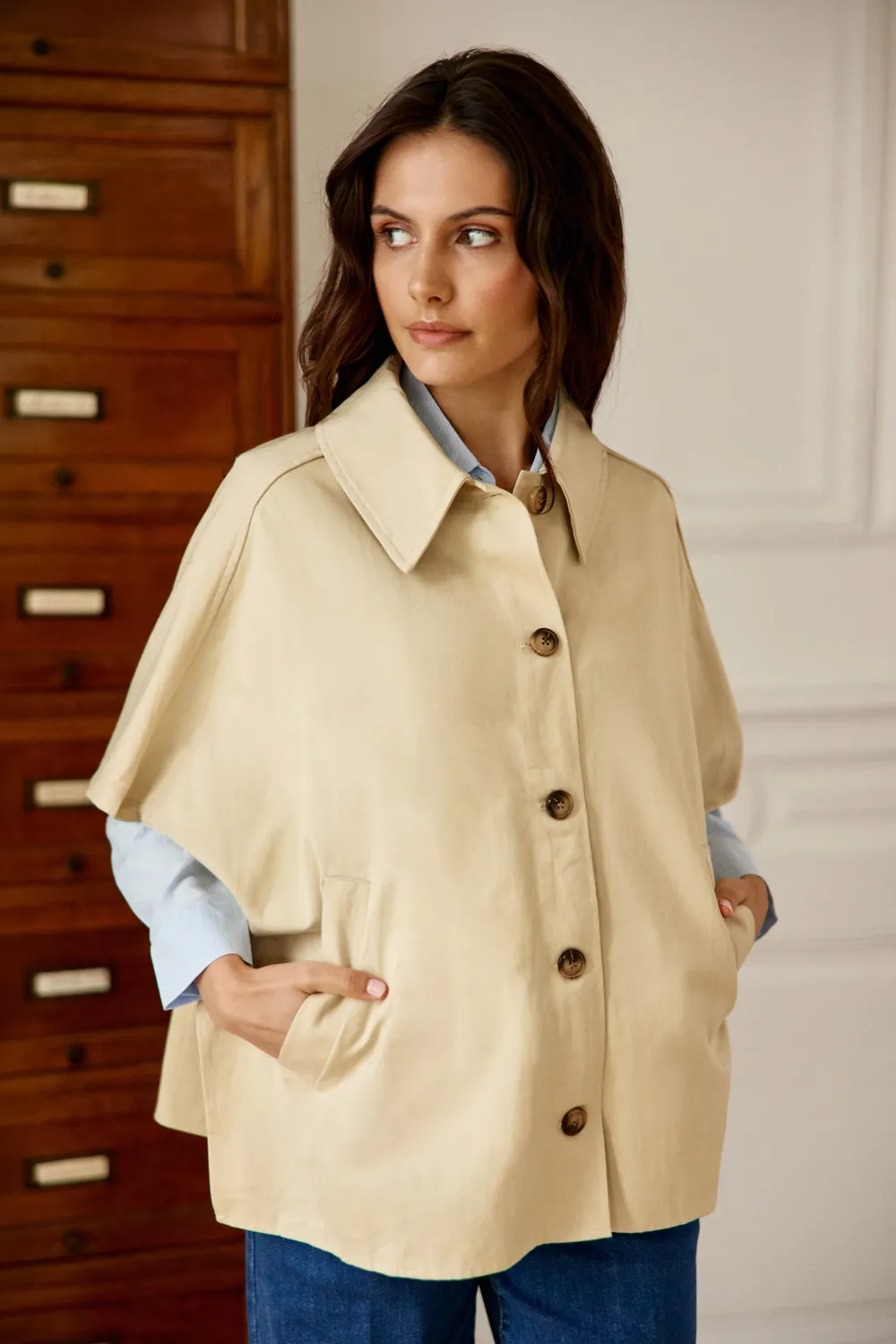 La Petite Etoile Netta cape beige korte lengte