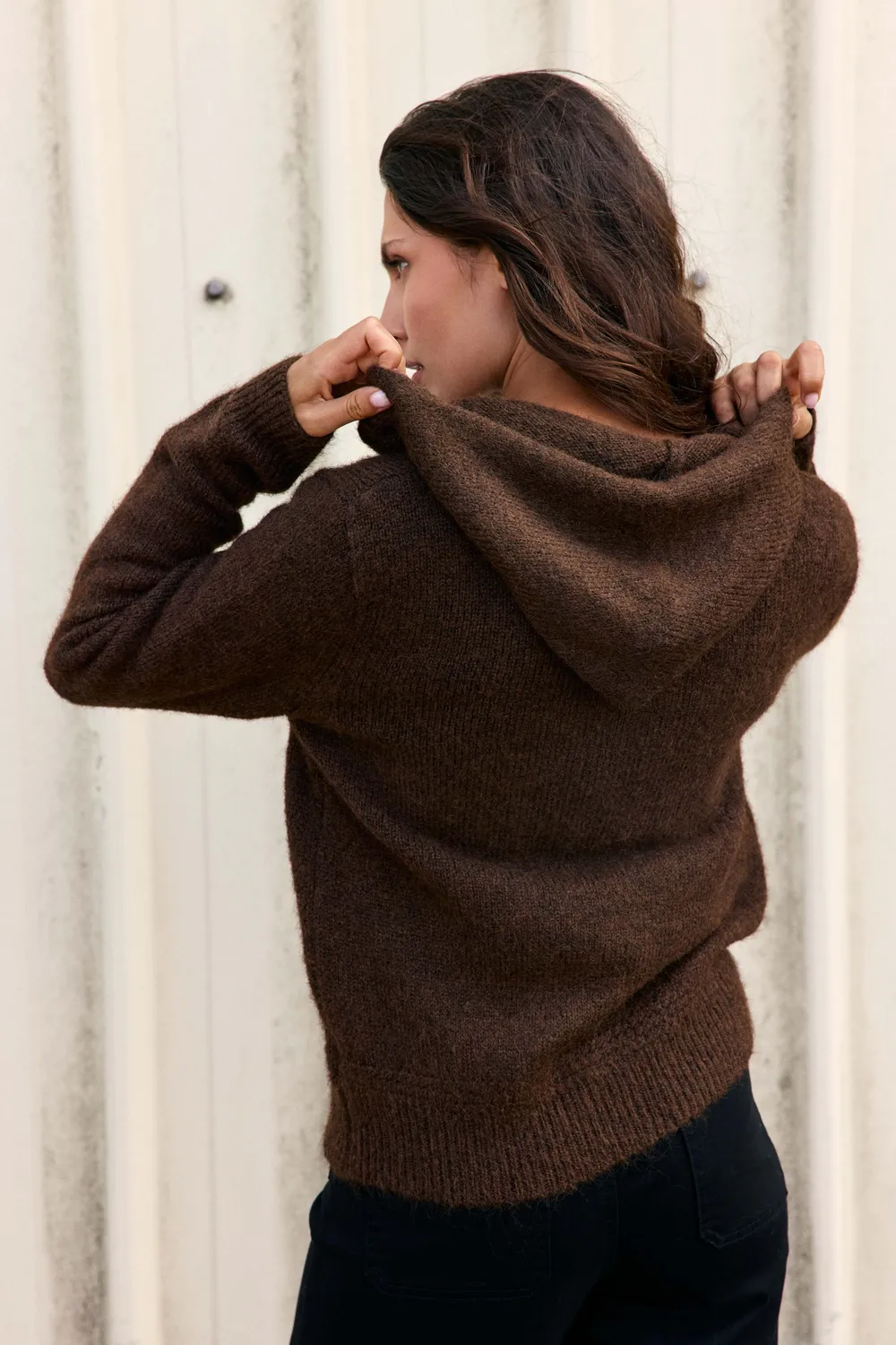 La Petite Etoile Misa vest bruin grof gebreid capuchon