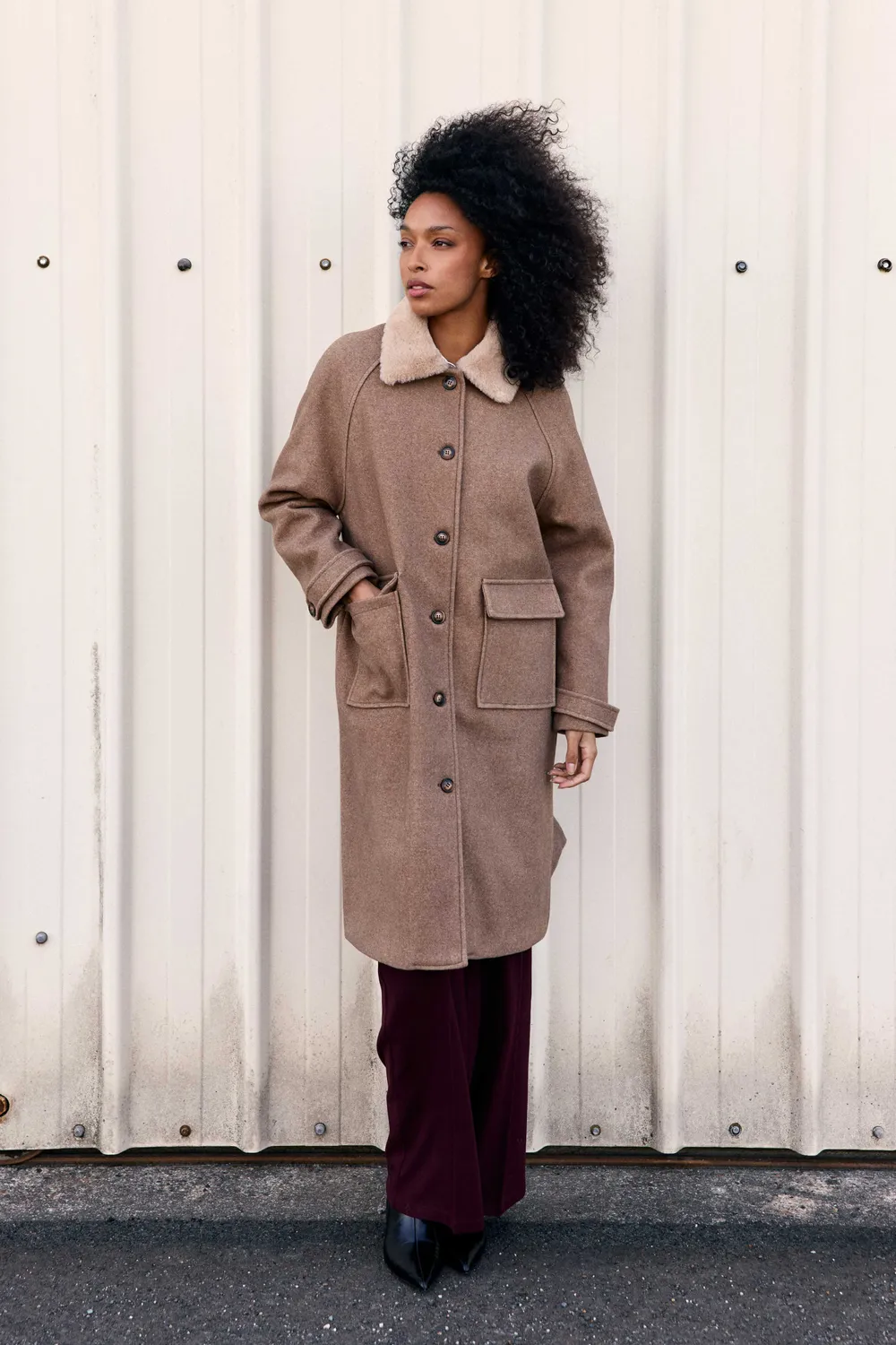 La Petite Etoile Nattis lange mantel taupe bontkraag