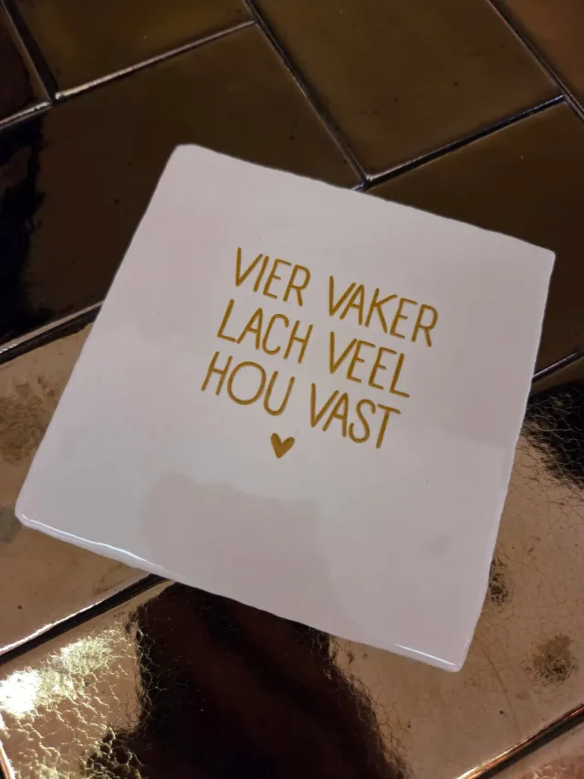 Amiek Vier Vaker Lach Veel tegel crème goud keramiek