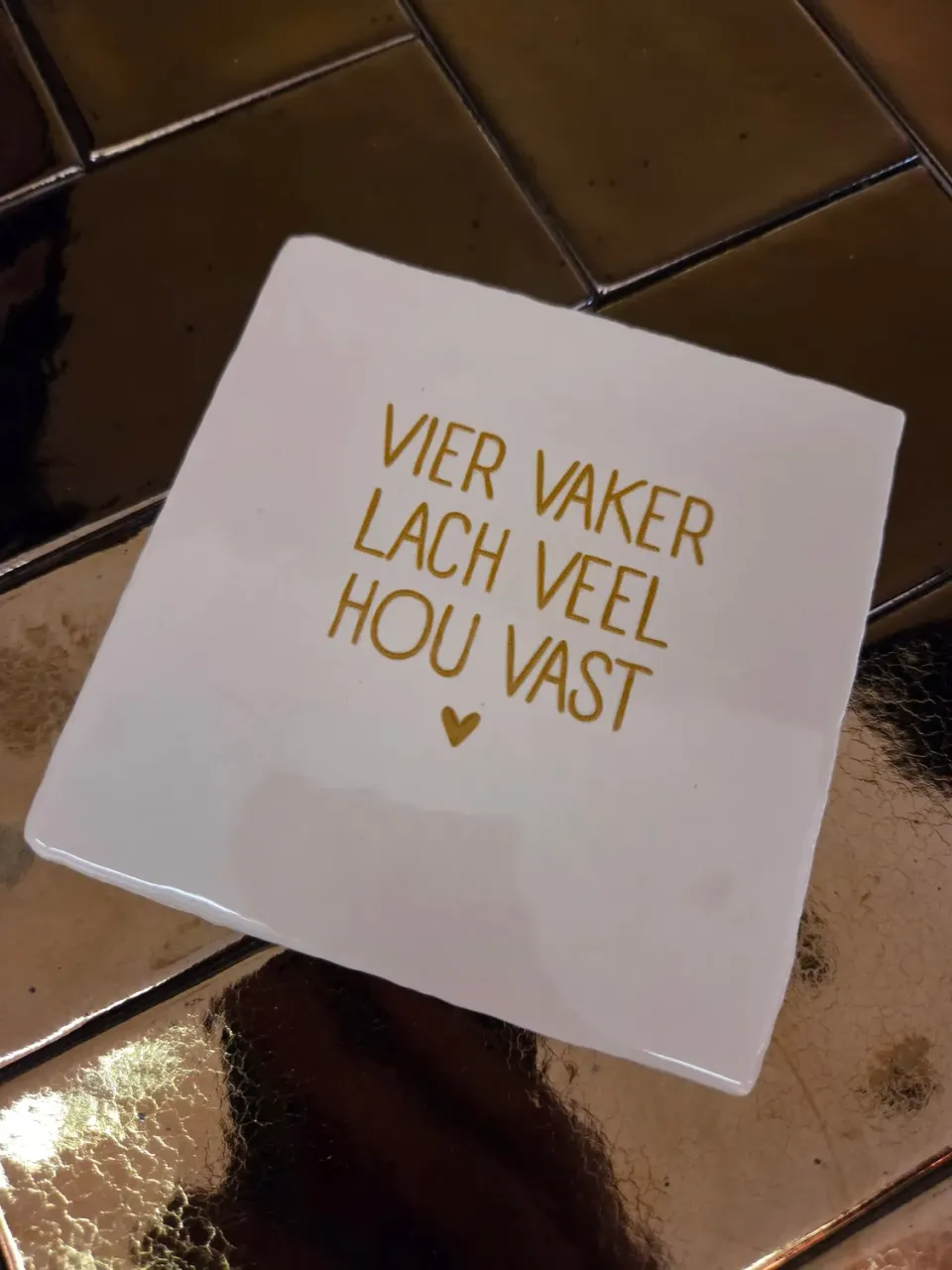 Amiek Vier Vaker Lach Veel tegel crème goud keramiek