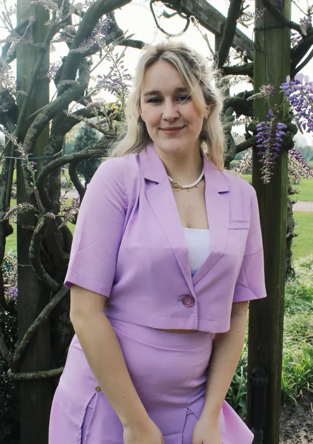 LOVEDRUNKY Cropped blazer lila met knoop