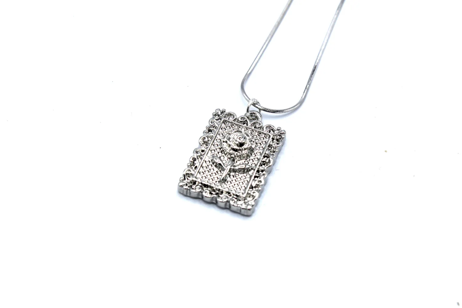 LOVEDRUNKY Roos ketting zilver vintage 46 cm