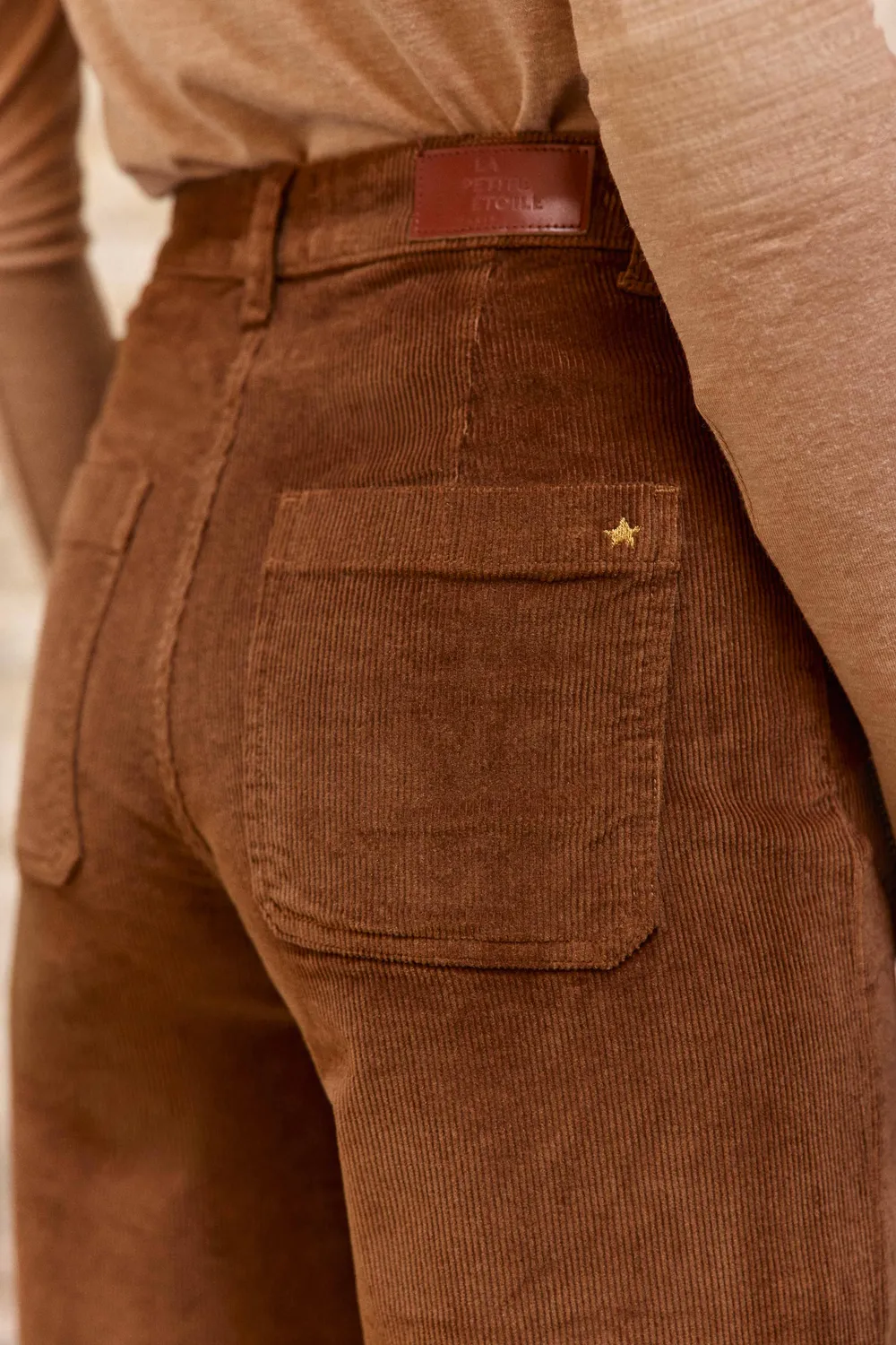 La Petite Etoile Atlanty broek camel wijd ribfluweel