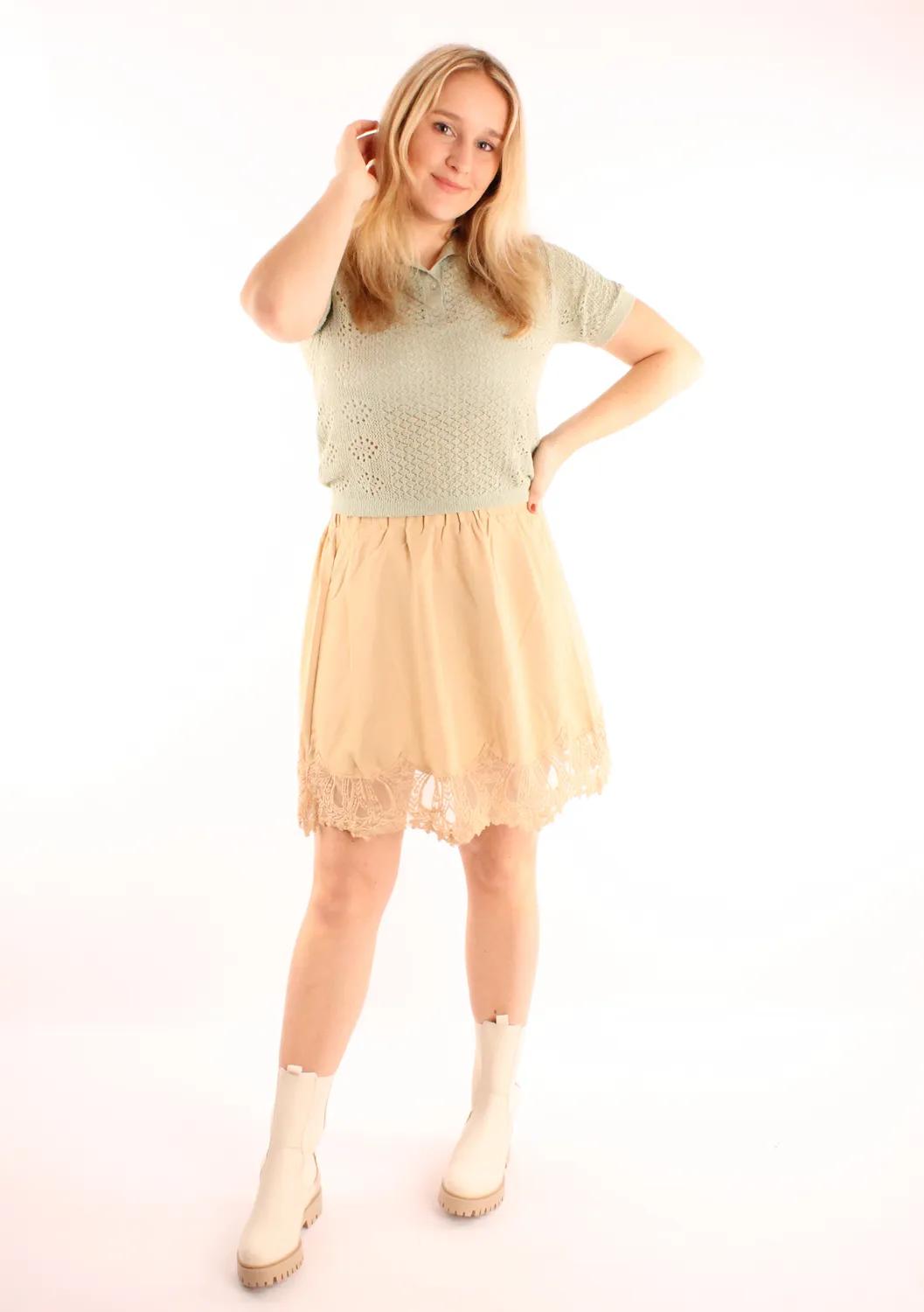 LOVEDRUNKY Kant Rok Beige met kanten zoom