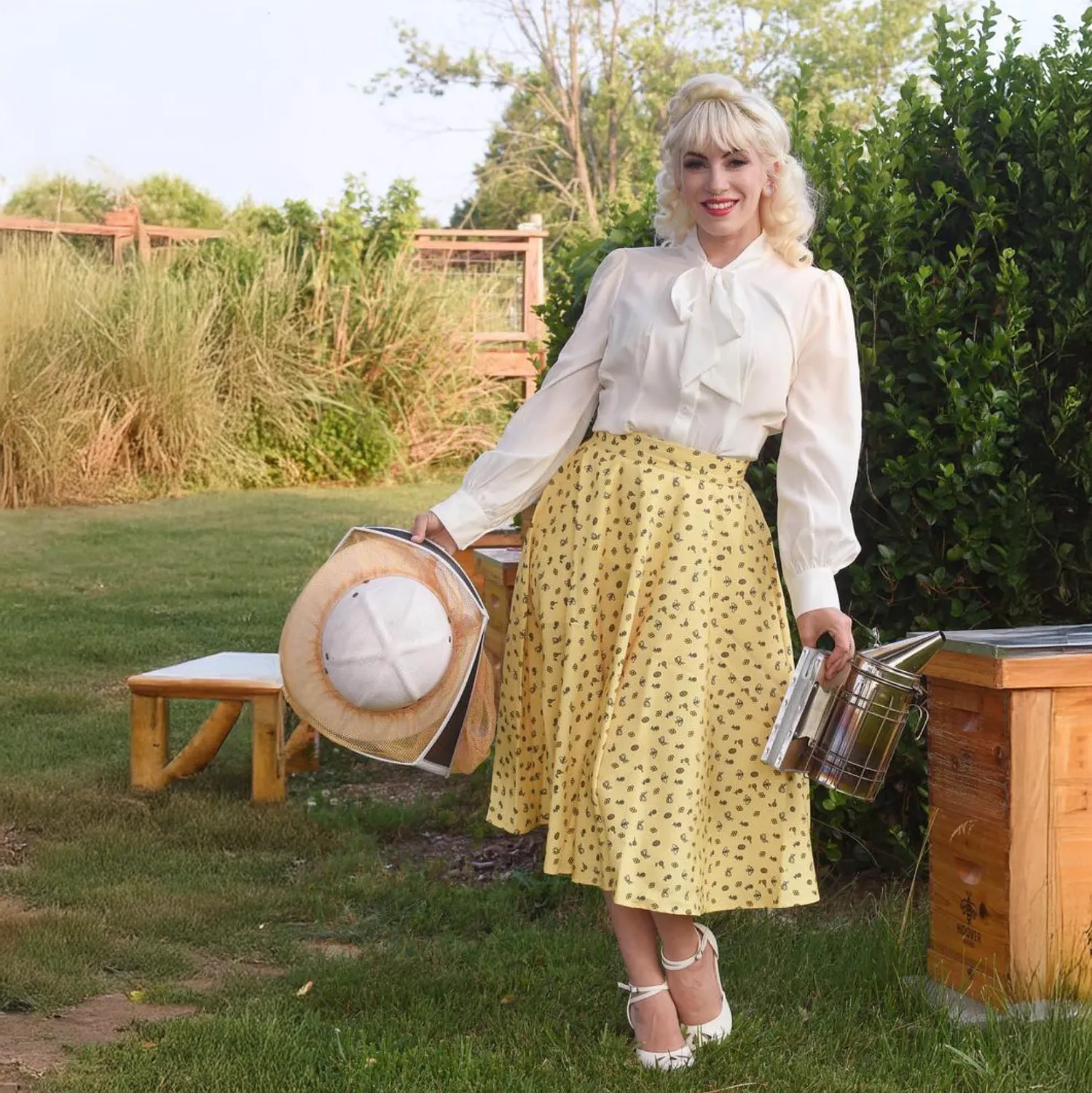 Tatyana Annette rok geel Save the Bees circle