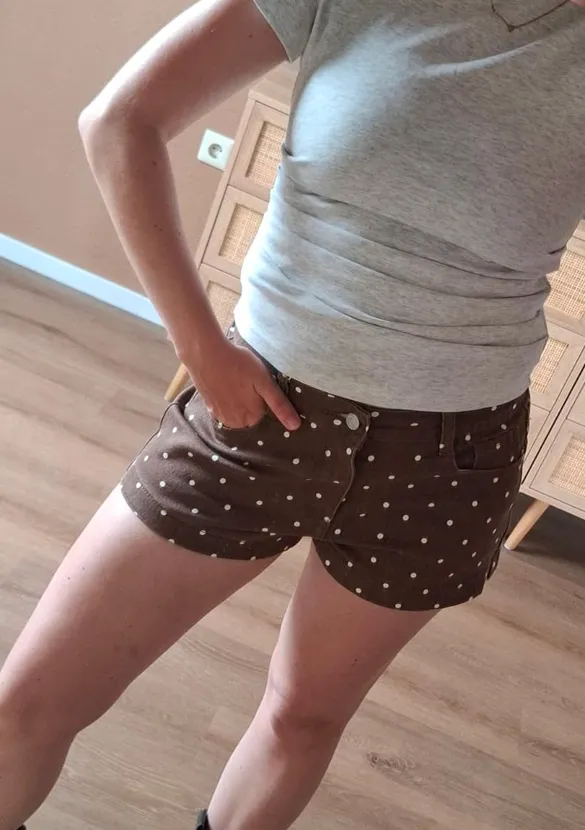 LOVEDRUNKY Polkadot mini short bruin stippen