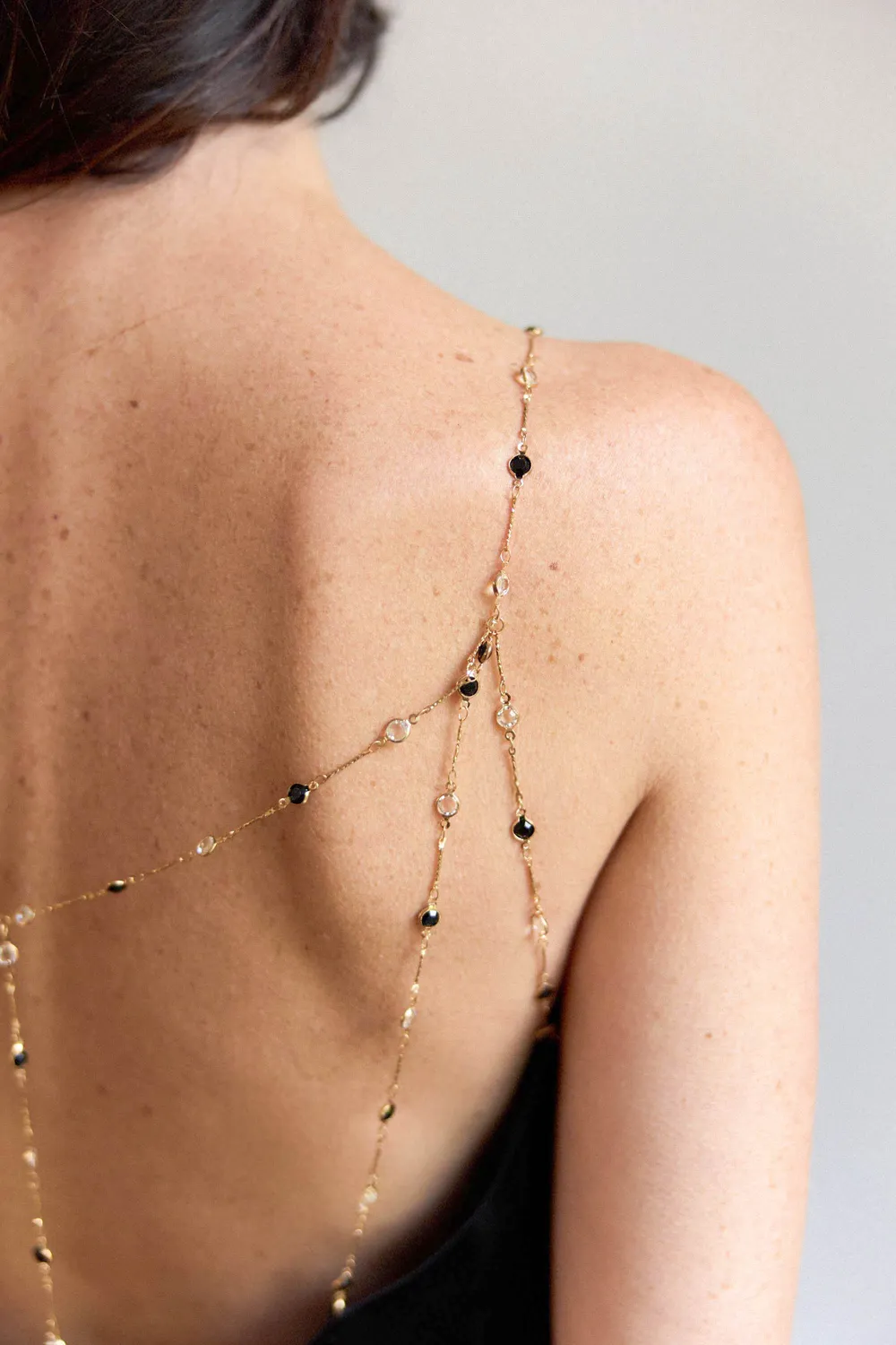 La Petite Etoile Dara top zwart satijn ketting