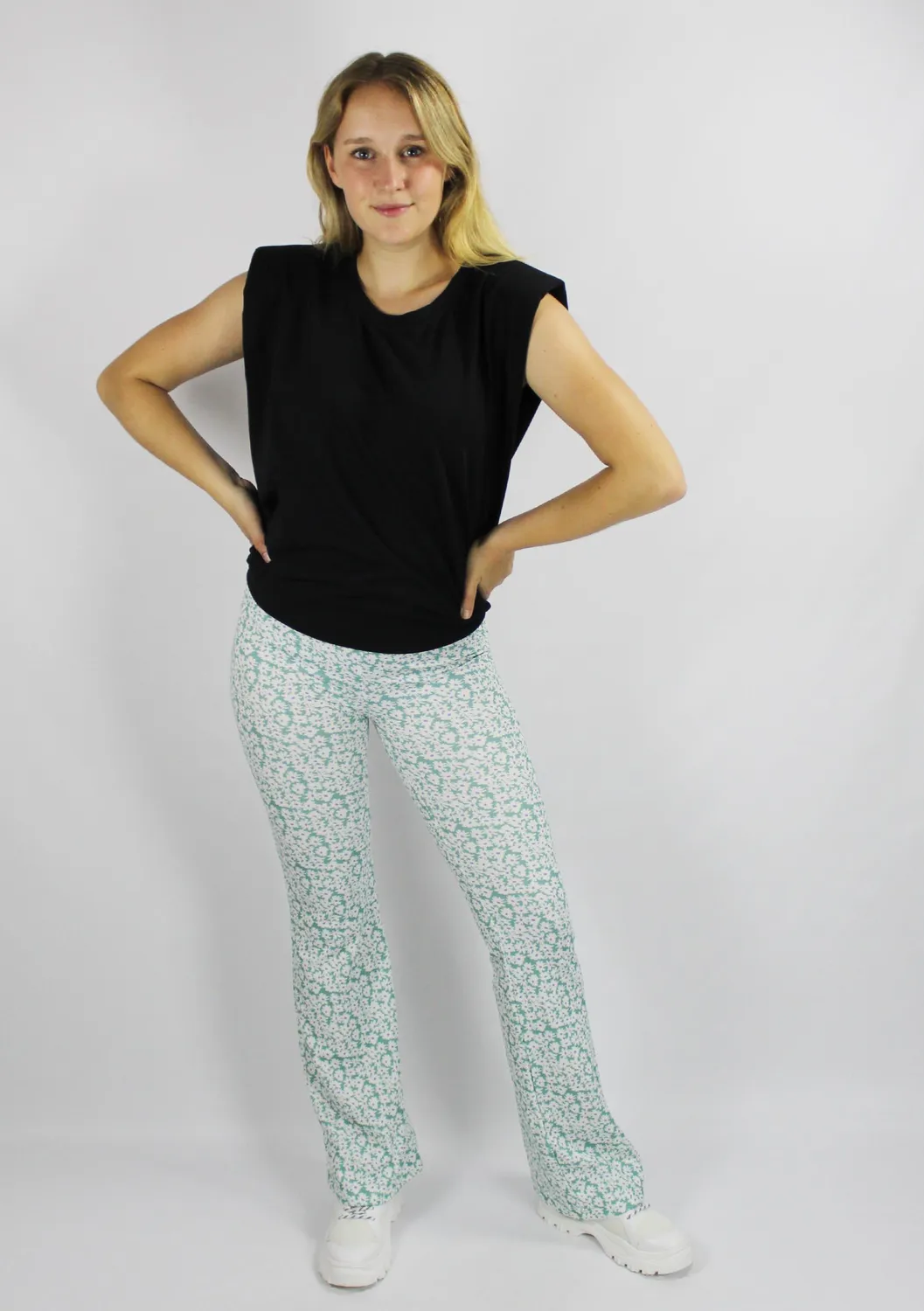 LOVEDRUNKY Flared Flowers broek mint bloemenprint 82 cm