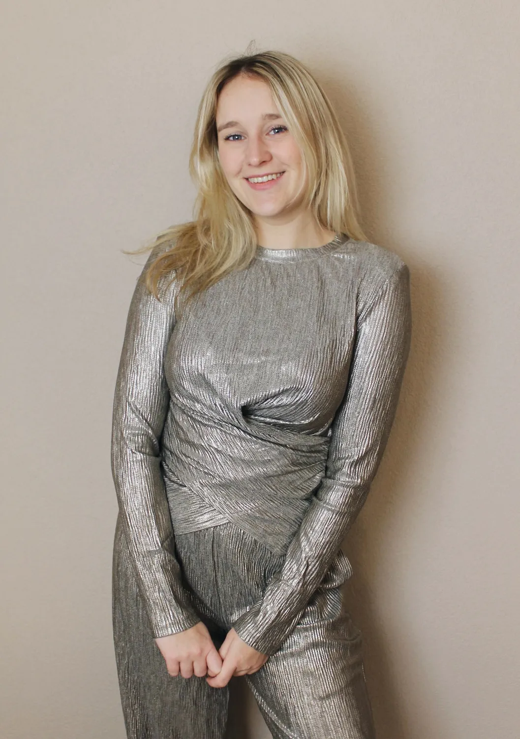 LOVEDRUNKY Metallic top taupe met overslag