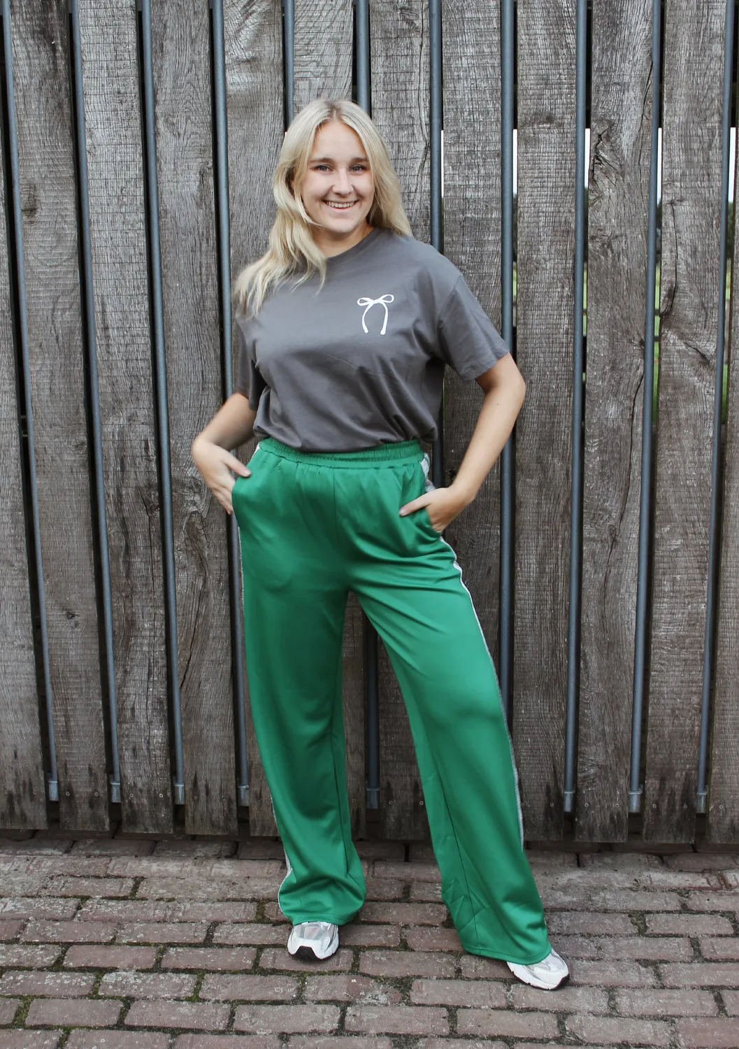 LOVEDRUNKY Jogger Wide Leg broek groen glitterstreep