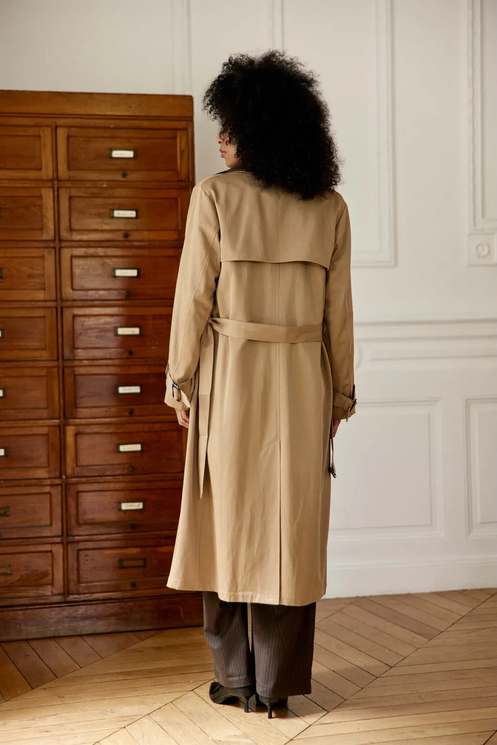 La Petite Etoile Faragi trenchcoat camel midi ceintuur