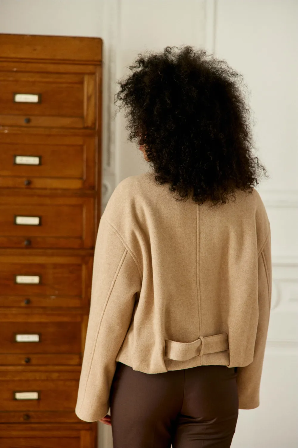 La Petite Etoile Naela ballonmantel beige met ruitkraag