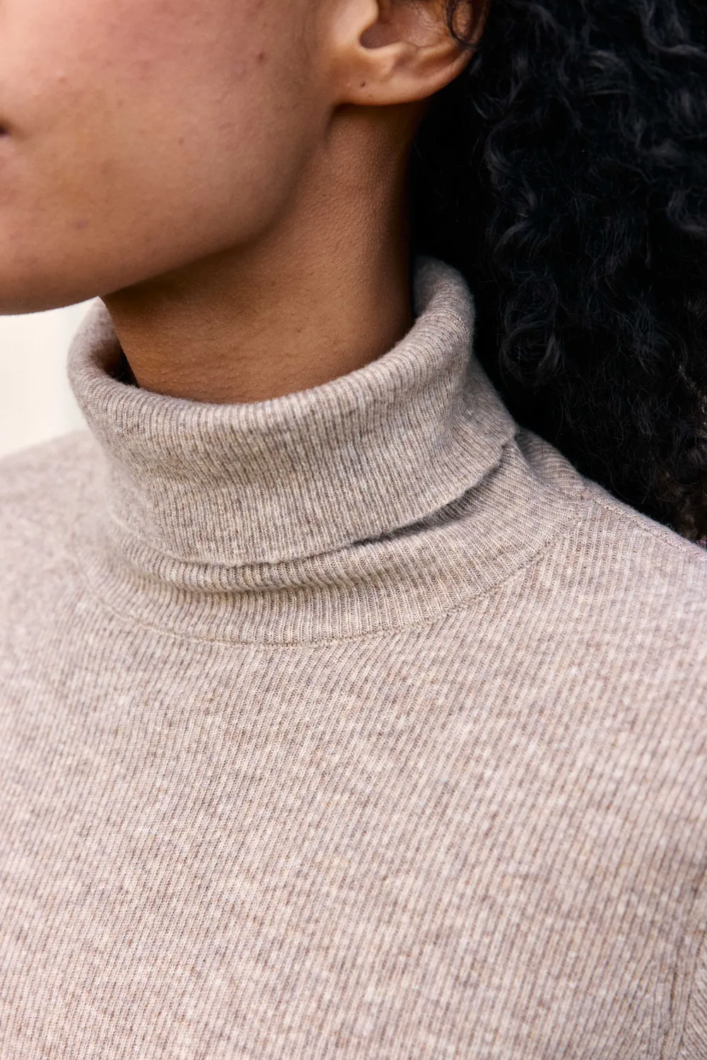 La Petite Etoile Milia coltrui taupe fijne tricot