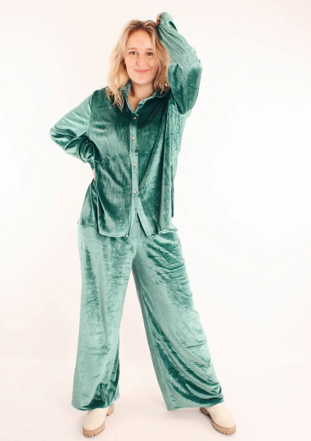 LOVEDRUNKY Velvet blouse groen zacht met kraag