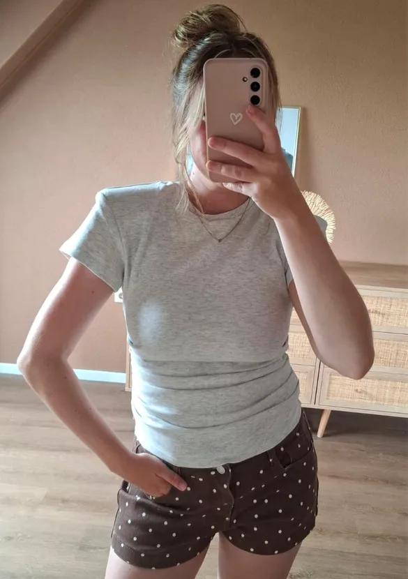 LOVEDRUNKY Schoudervulling T-shirt grijs aangesloten