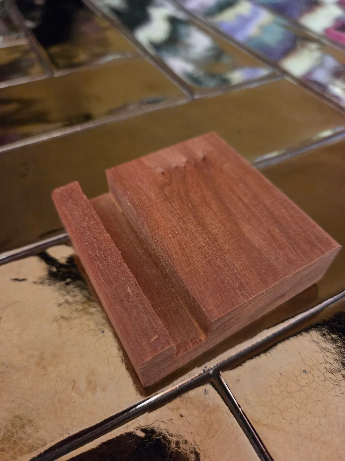 Amiek Yett tegelhouder hout display standaard