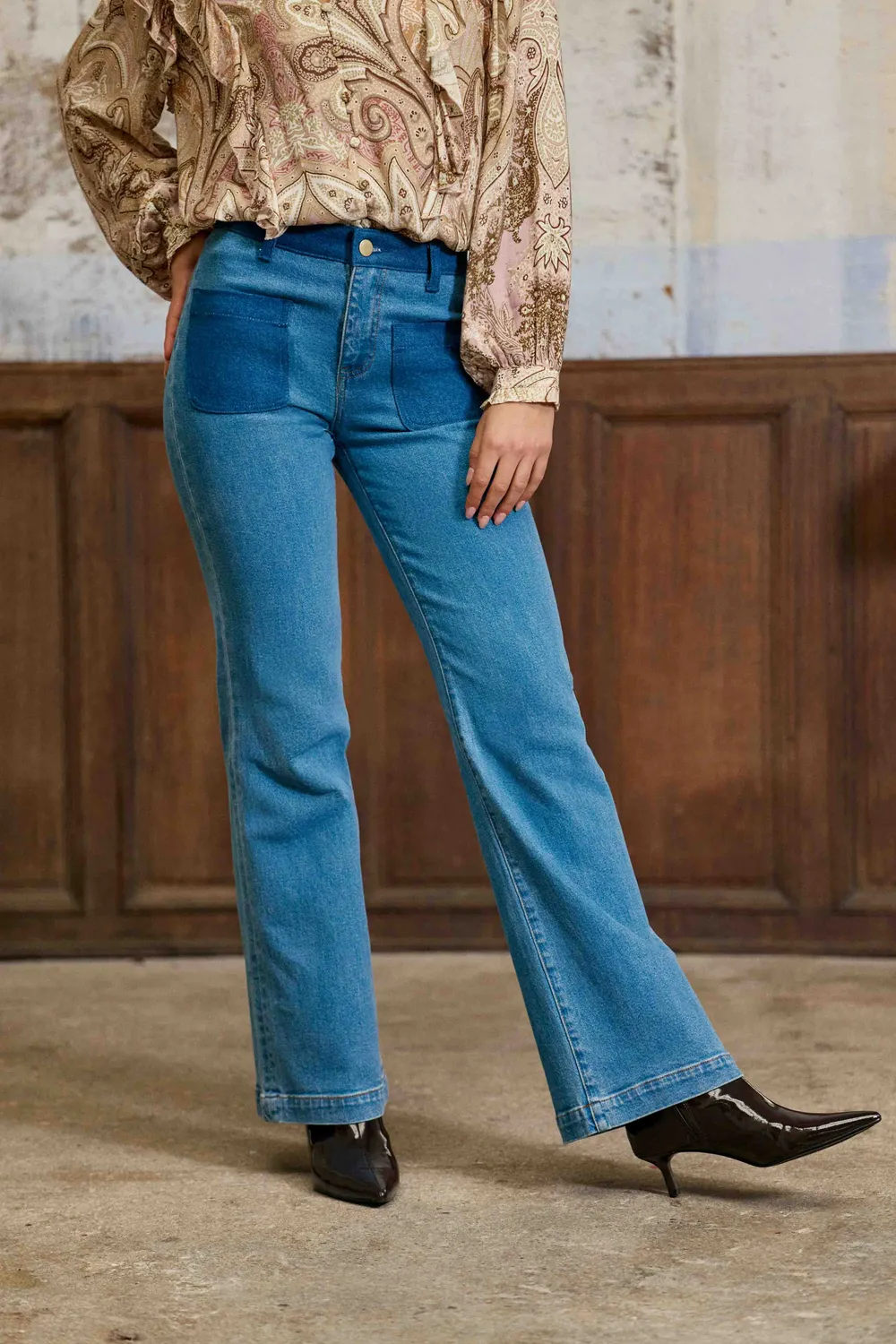 La Petite Etoile Sonnya flare jeans stone high waist