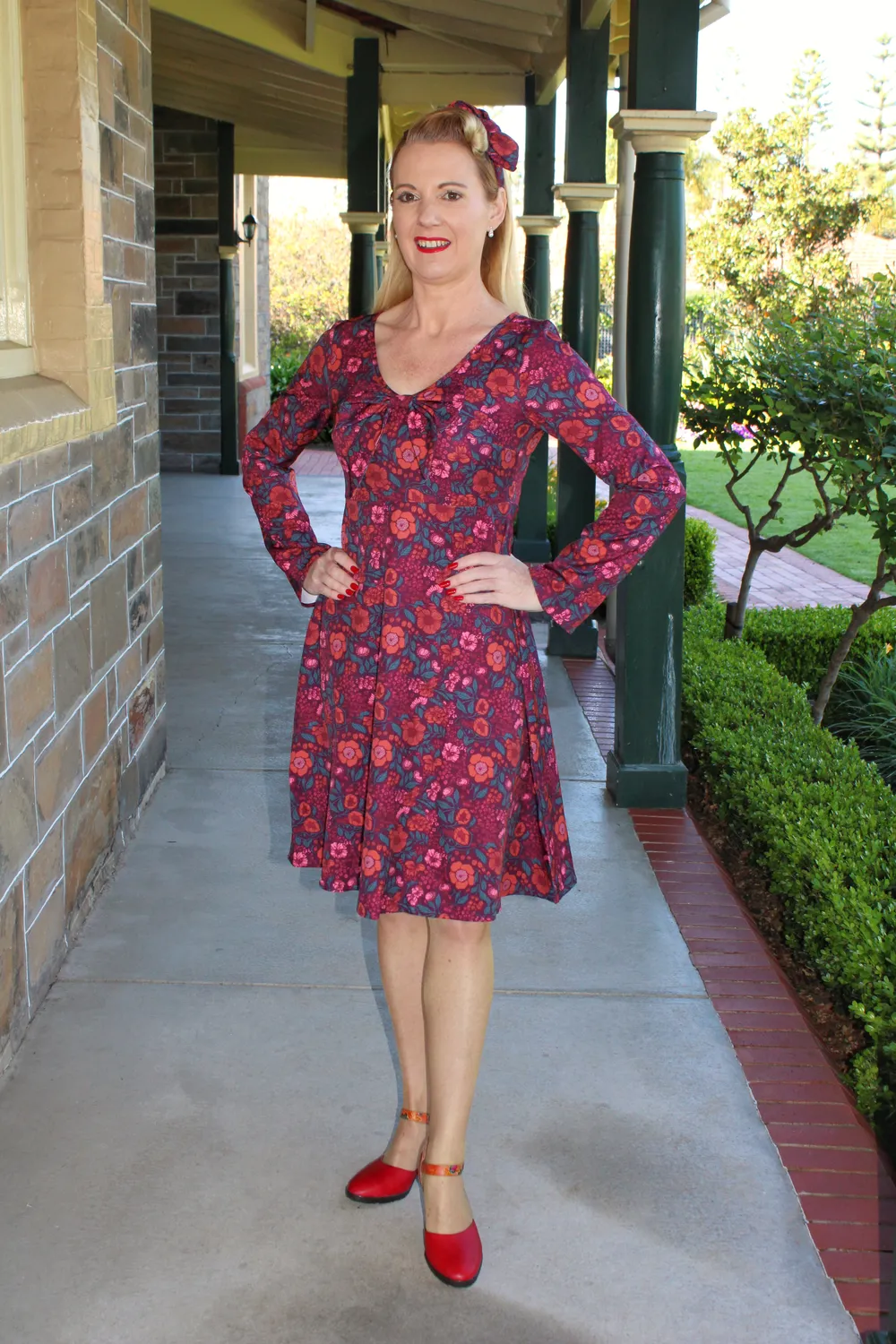 Tatyana Moxie Mod Floral shift jurk bloemen sjaal