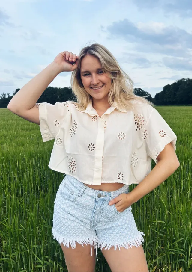 LOVEDRUNKY Broderie blouse crème bloemen boxy fit
