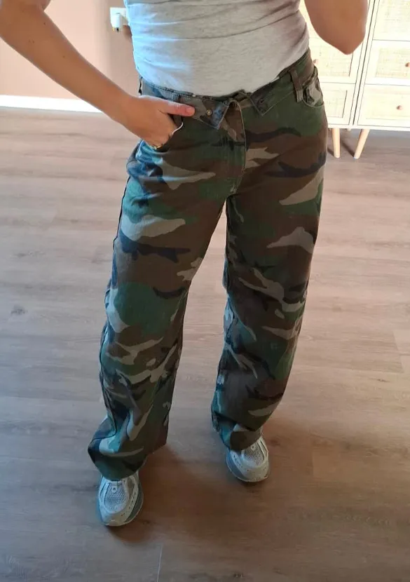 LOVEDRUNKY Camouflage ballon jeans groen wijd
