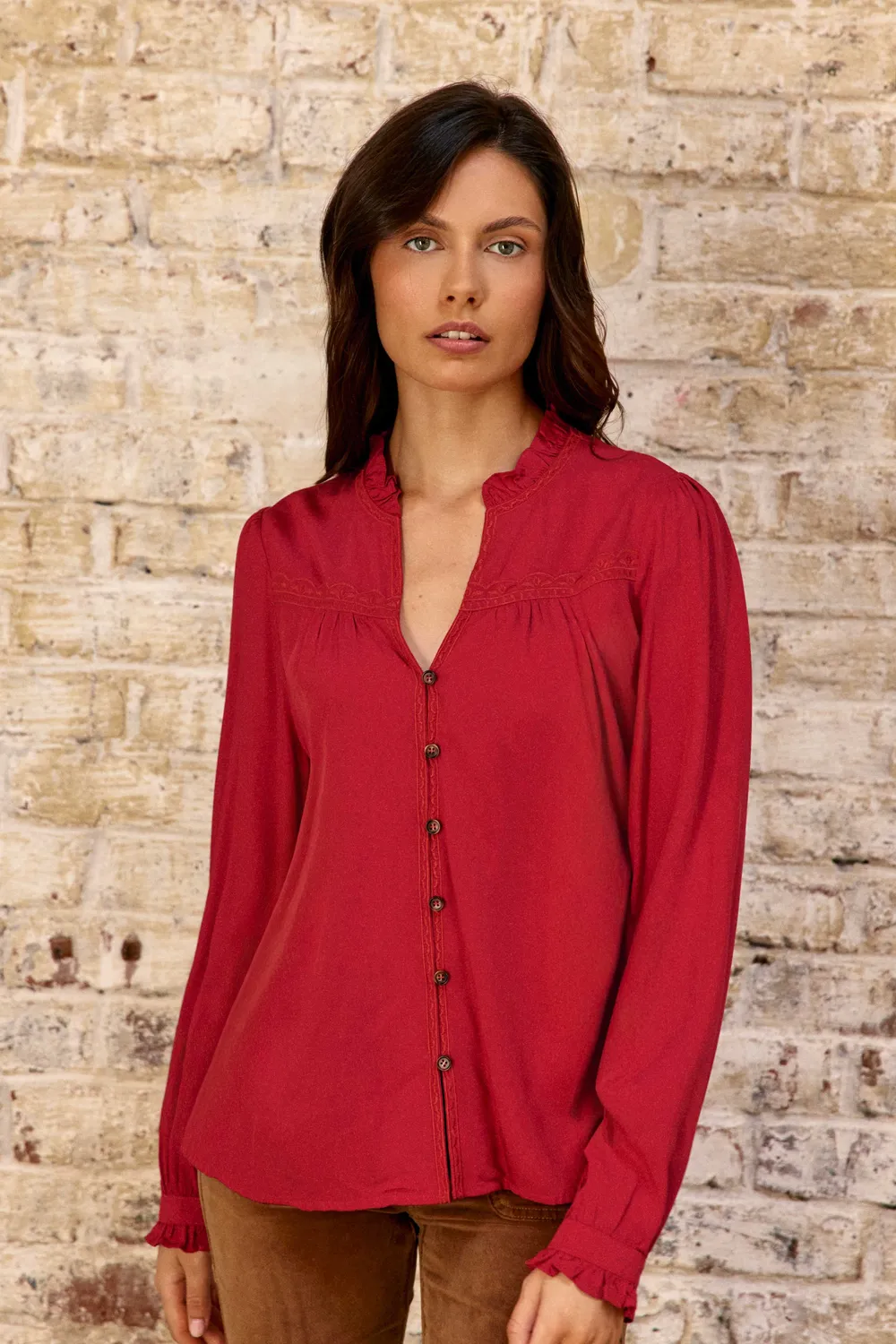 La Petite Etoile Bowen blouse baksteenrood geborduurd