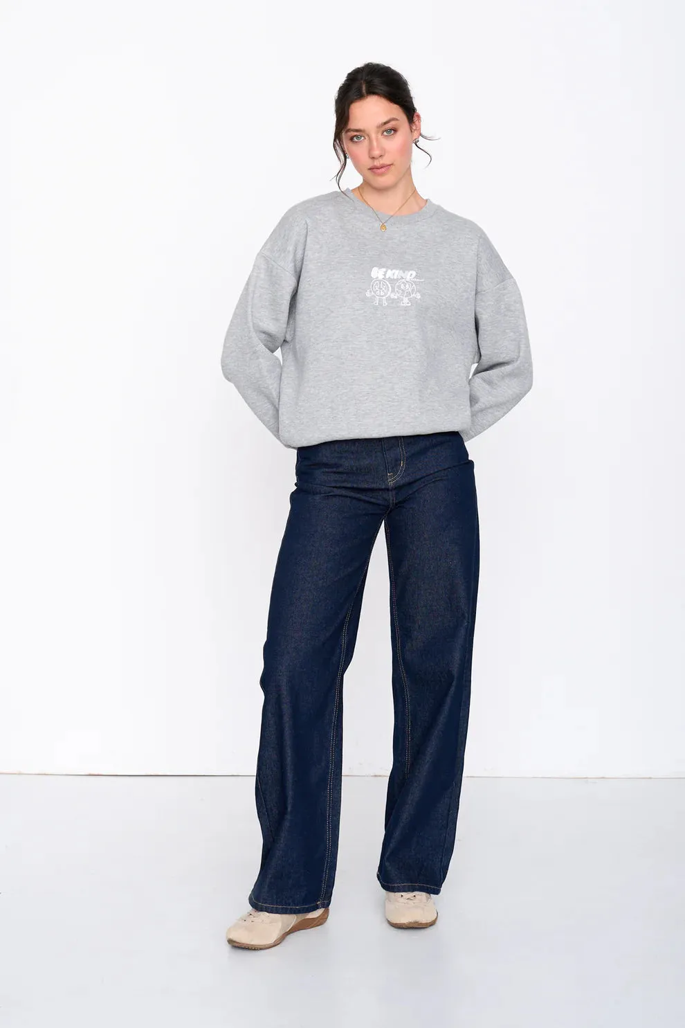 Amiek 24C Sweater grijs met borduursel
