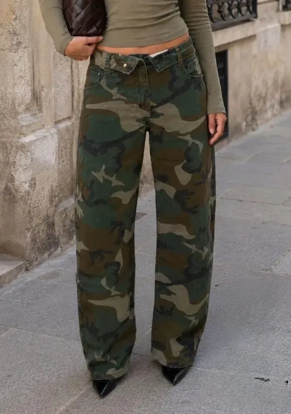 LOVEDRUNKY Camouflage ballon jeans groen wijd