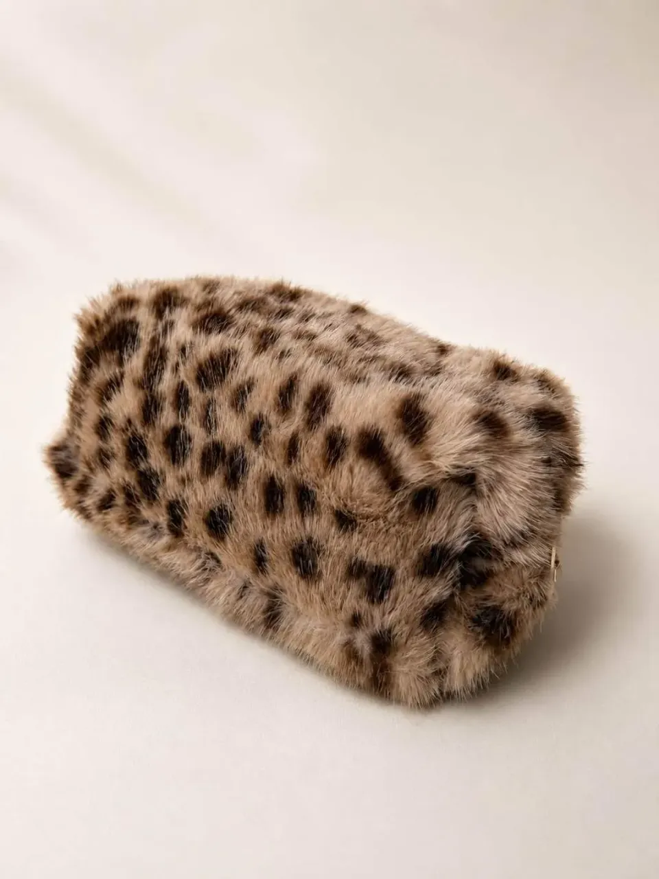 Amiek Fluffy Beauty Bag toilettas cheetah