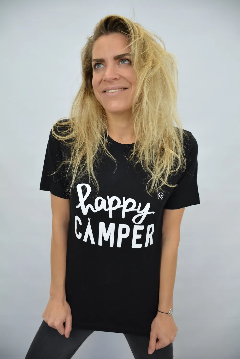 LOVEDRUNKY Happy Camper T-shirt zwart – losse pasvorm