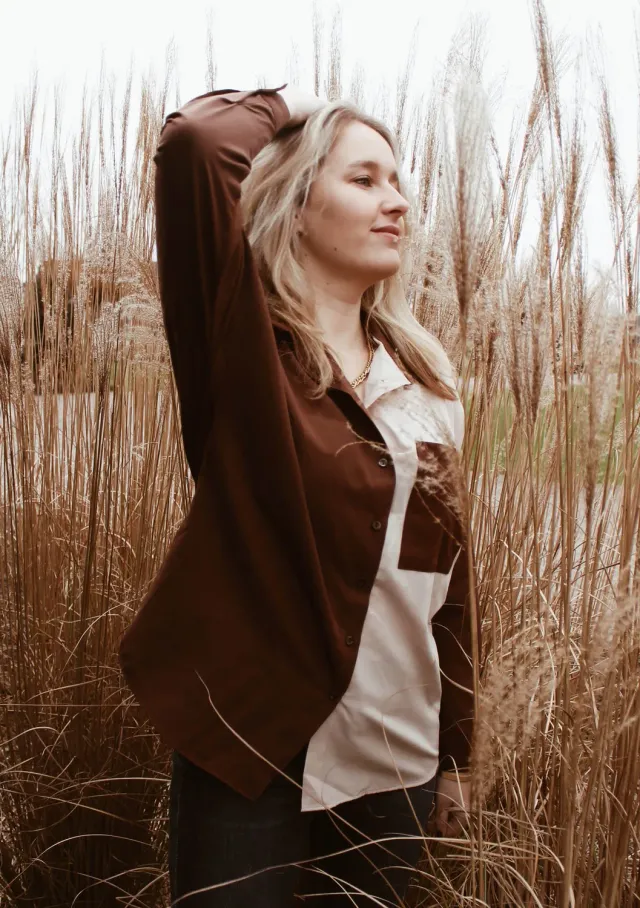 LOVEDRUNKY Colourblock blouse bruin met borstzak