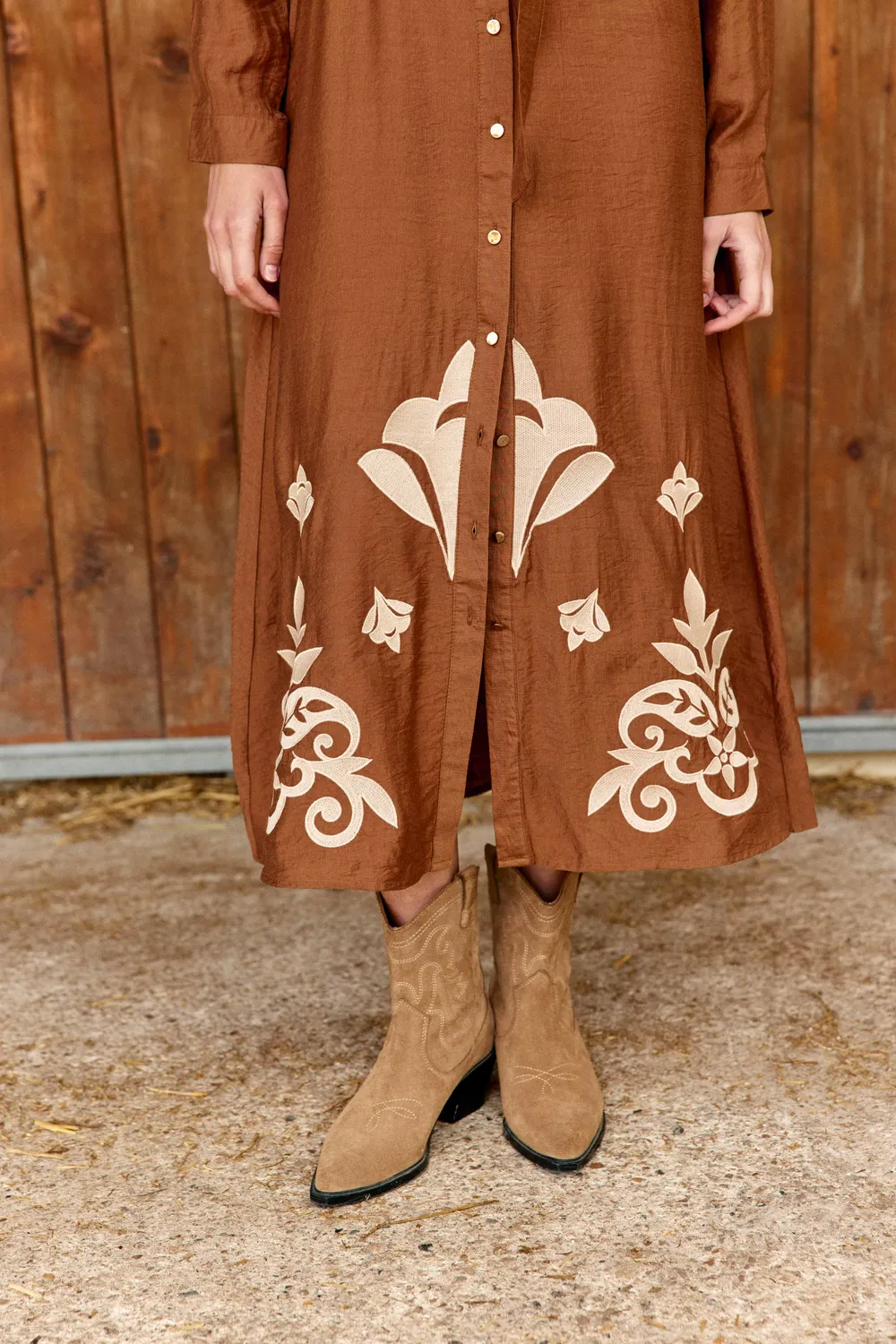 La Petite Etoile Roline blousejurk camel midi borduursel