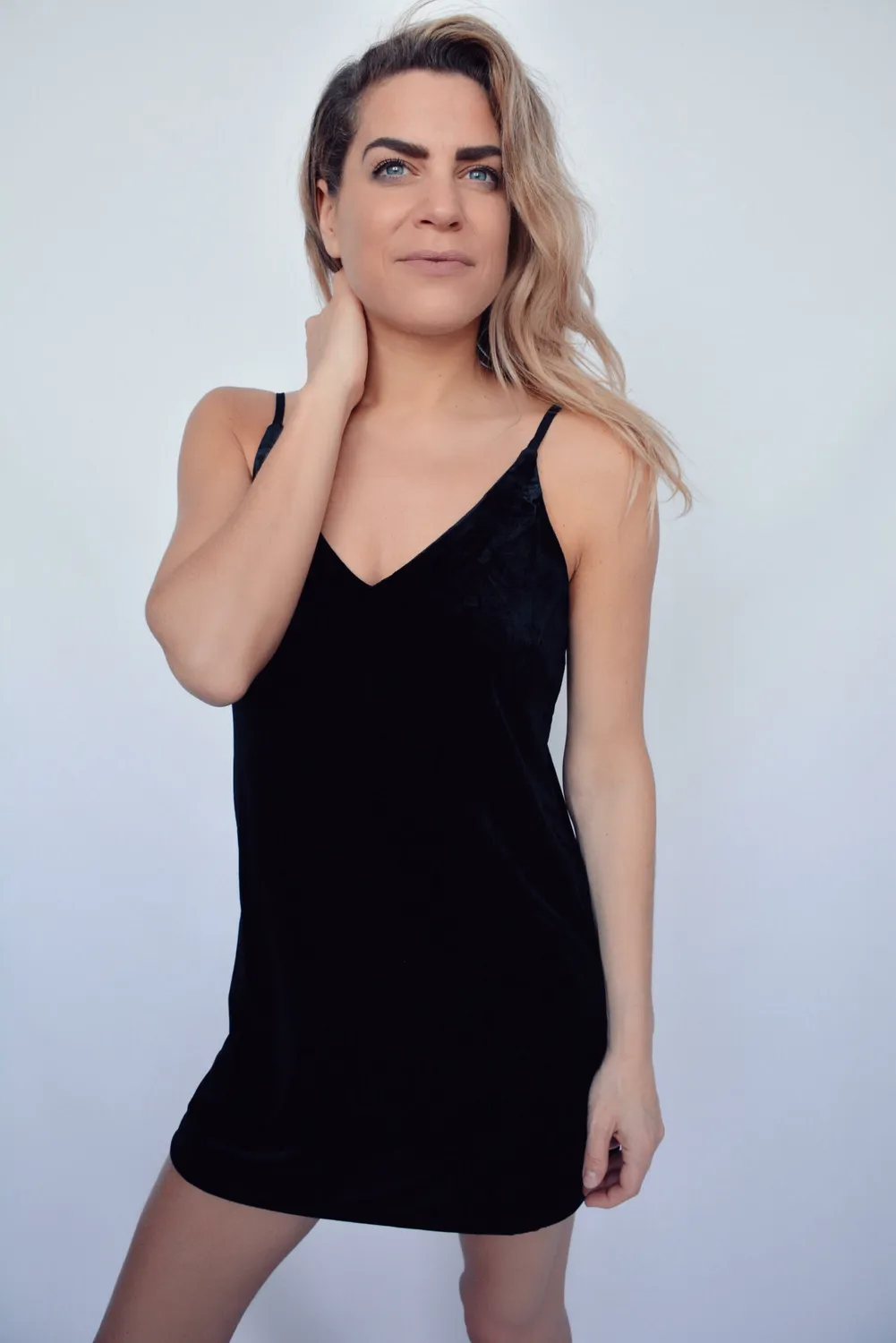 LOVEDRUNKY Velvet jurk zwart fluweel verstelbaar