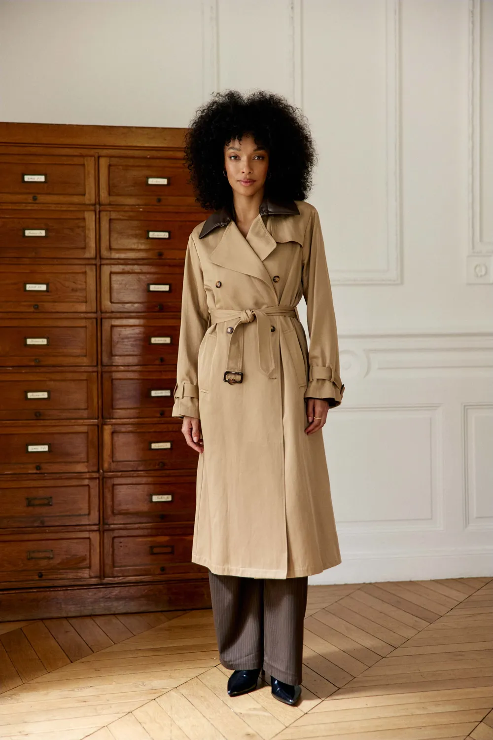 La Petite Etoile Faragi trenchcoat camel midi ceintuur
